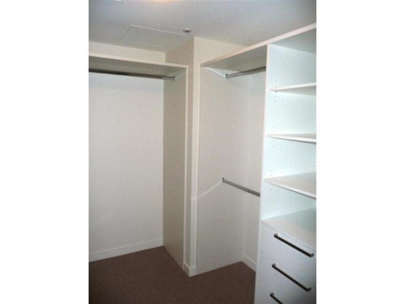 5104 323 Bayview Street, Runaway Bay QLD 4216