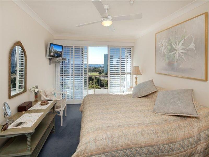 47 Kings Row Centre, 20 Commodore Drive, Surfers Paradise QLD 4217