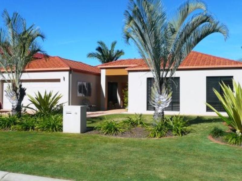 7 Waterside Esplanade, Helensvale QLD 4212