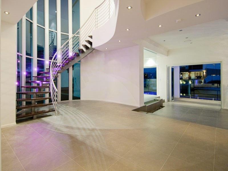 25 Knightsbridge Parade East, Sovereign Islands QLD 4216