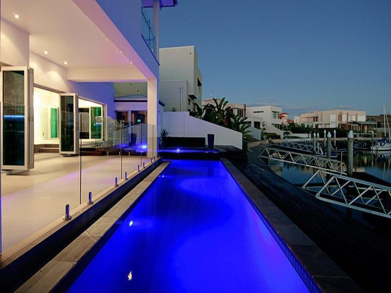 25 Knightsbridge Parade East, Sovereign Islands QLD 4216