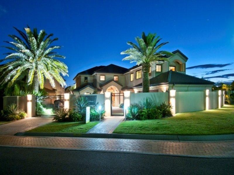 48 King Arthurs Court, Sovereign Islands QLD 4216