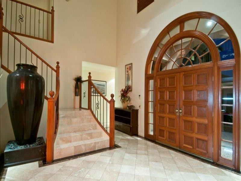 48 King Arthurs Court, Sovereign Islands QLD 4216