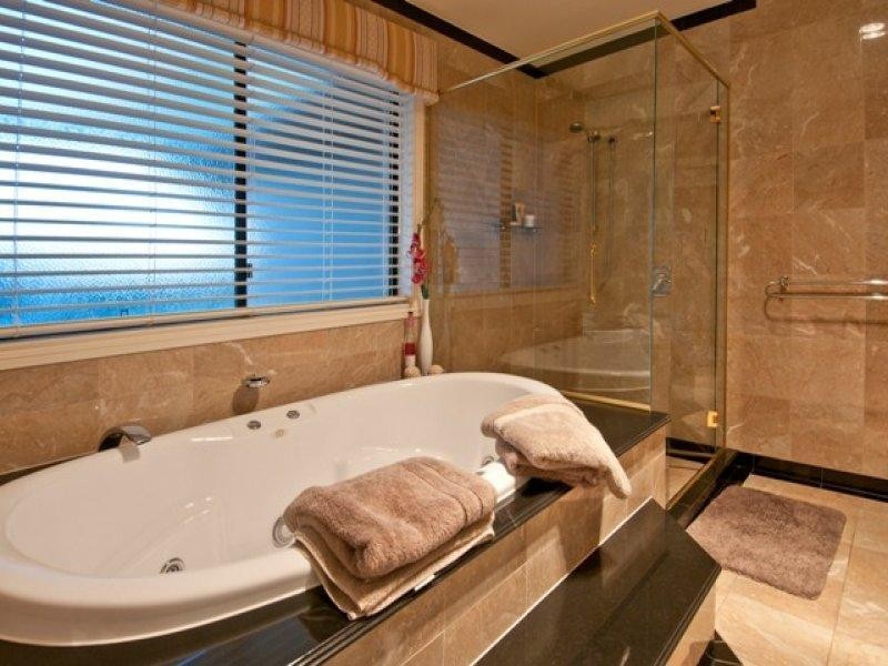 48 King Arthurs Court, Sovereign Islands QLD 4216