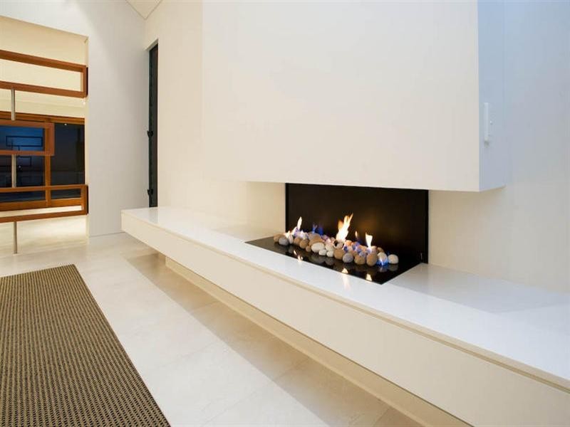 10 Knightsbridge Parade East, Sovereign Islands QLD 4216