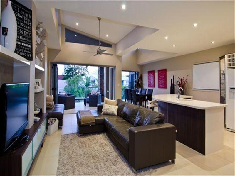 2/5 Whiting Street, Labrador QLD 4215