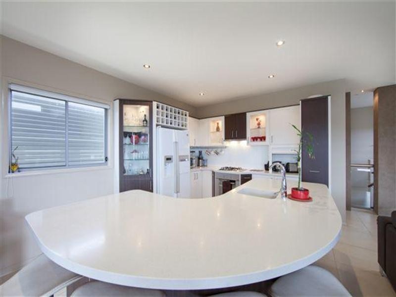 2/5 Whiting Street, Labrador QLD 4215