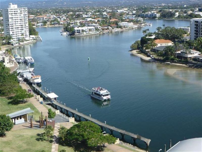 23 Ferny Avenue, Surfers Paradise QLD 4217