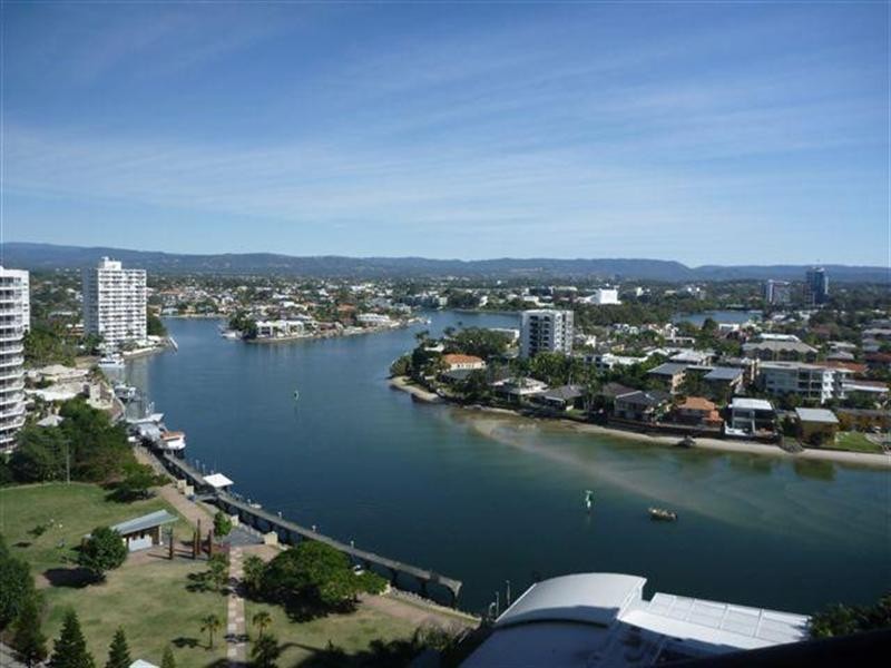 23 Ferny Avenue, Surfers Paradise QLD 4217