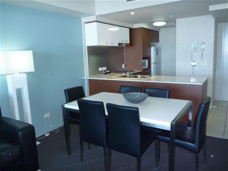 23 Ferny Avenue, Surfers Paradise QLD 4217