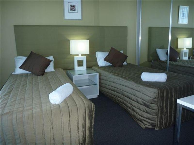 23 Ferny Avenue, Surfers Paradise QLD 4217