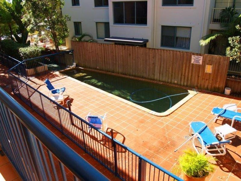 4 Adori Street, Surfers Paradise QLD 4217
