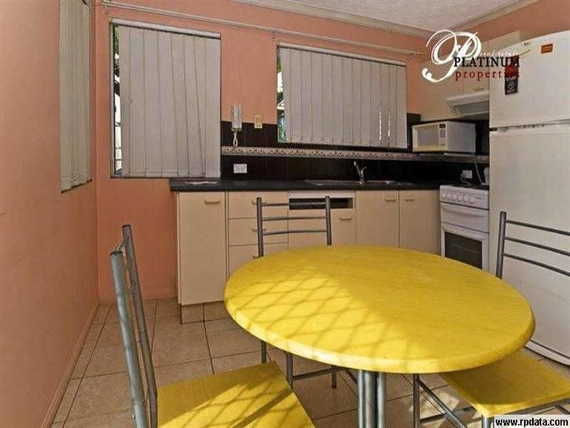 4 Adori Street, Surfers Paradise QLD 4217