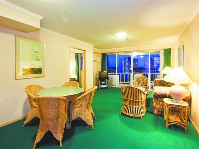 132 Ferny Avenue, Surfers Paradise QLD 4217