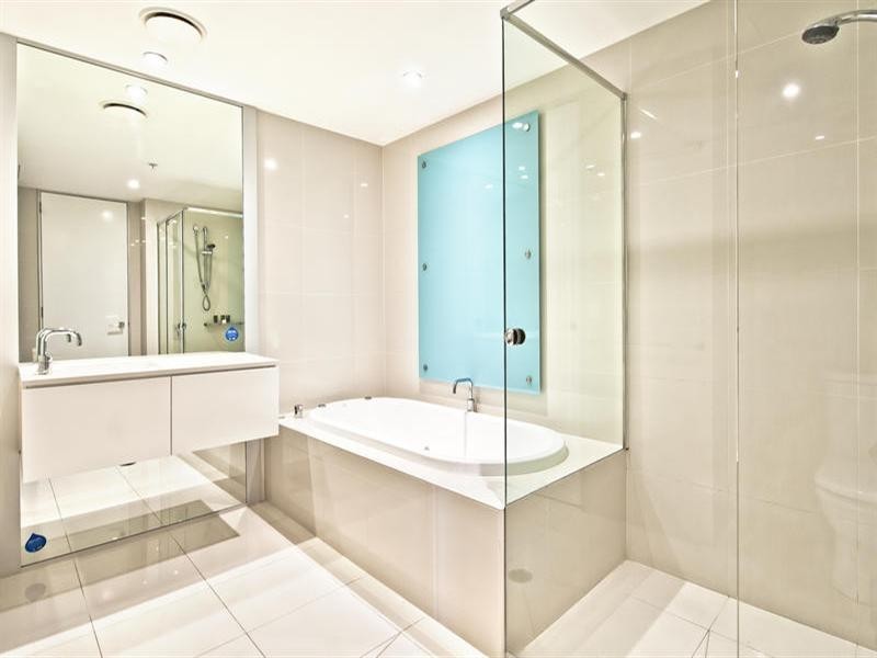 9 Hamilton Avenue – Q1, Surfers Paradise QLD 4217