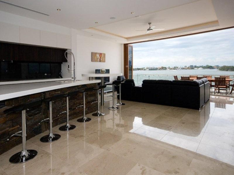 Sovereign Islands QLD 4216