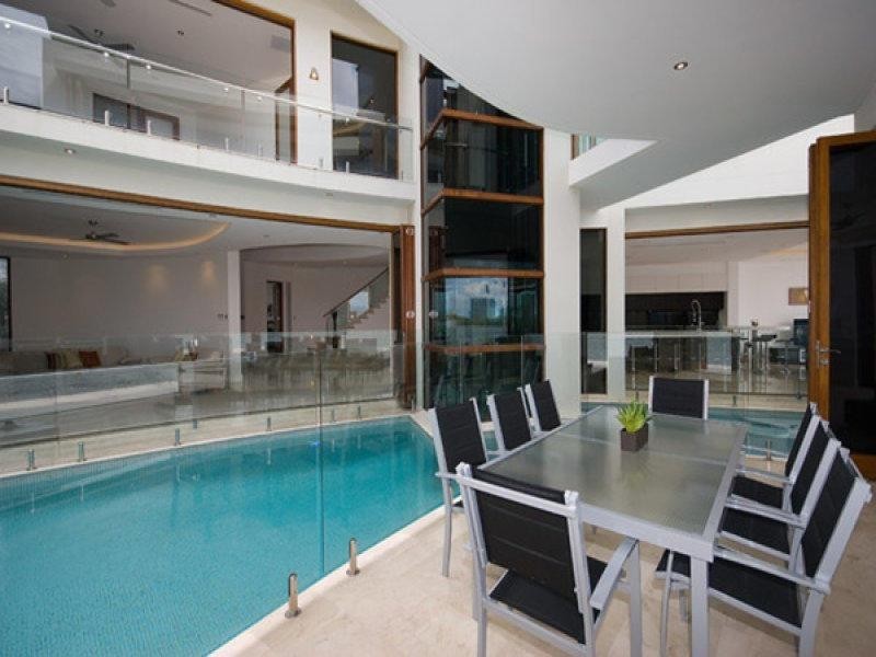 Sovereign Islands QLD 4216