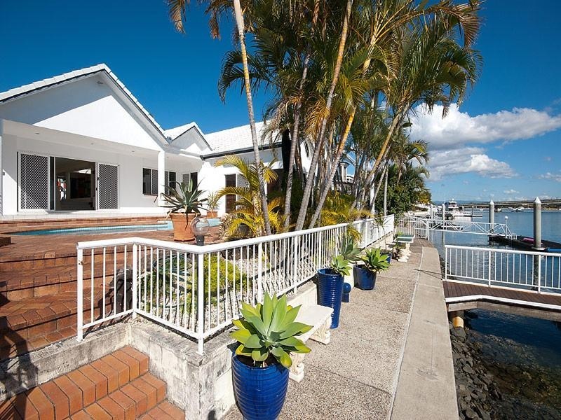 Sovereign Islands QLD 4216