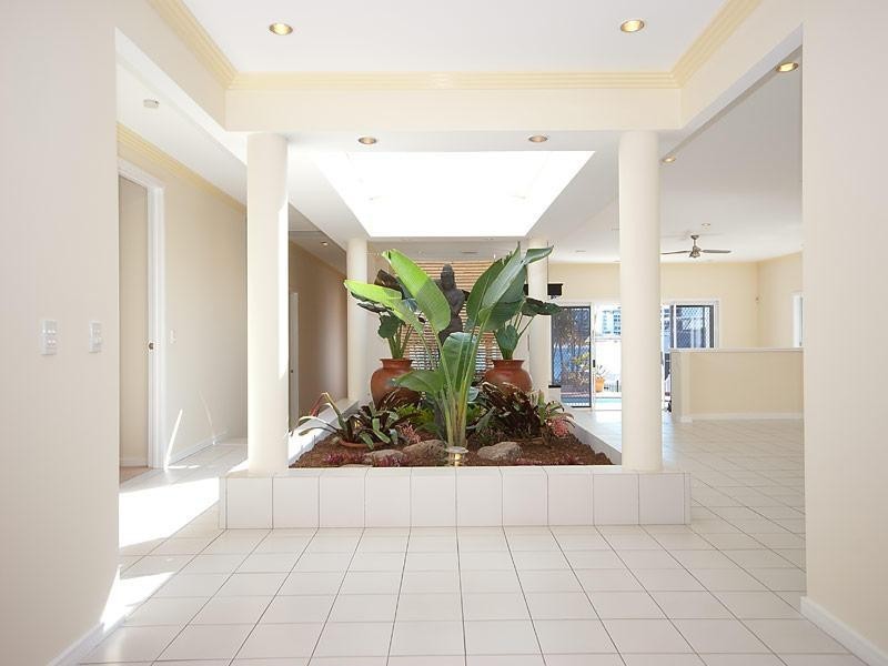 Sovereign Islands QLD 4216