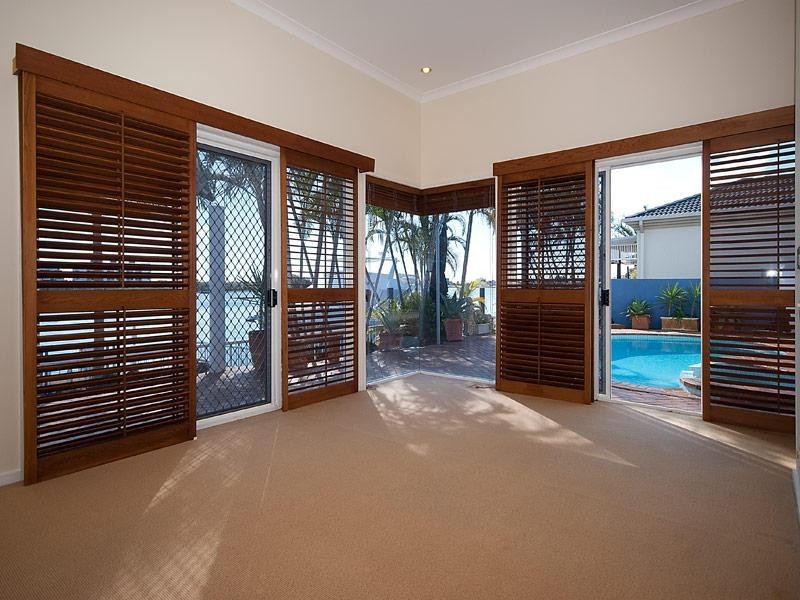 Sovereign Islands QLD 4216