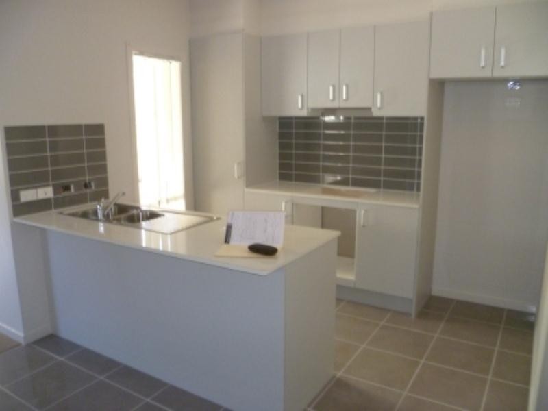 16 Leon Capra Drive, Augustine Heights QLD 4300