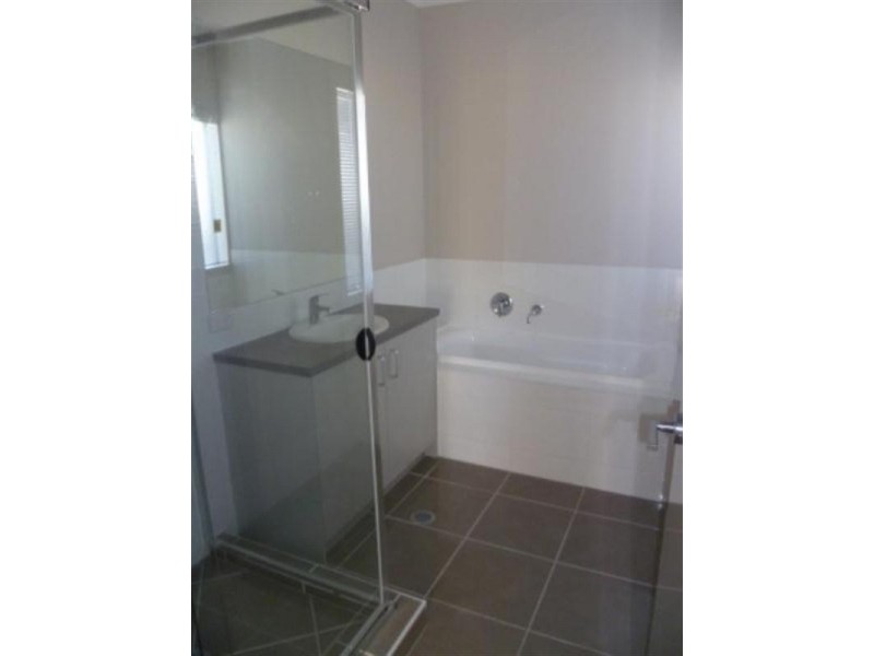 16 Leon Capra Drive, Augustine Heights QLD 4300