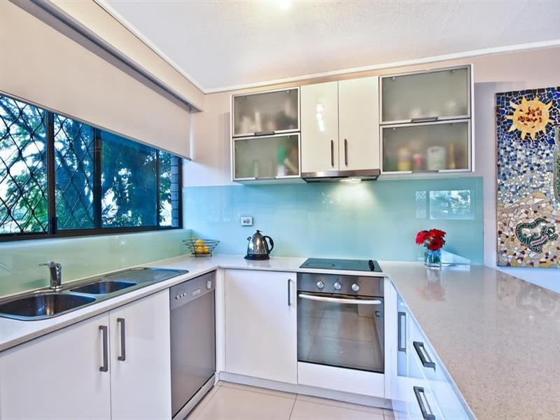 186 Ferny Avenue, Surfers Paradise QLD 4217
