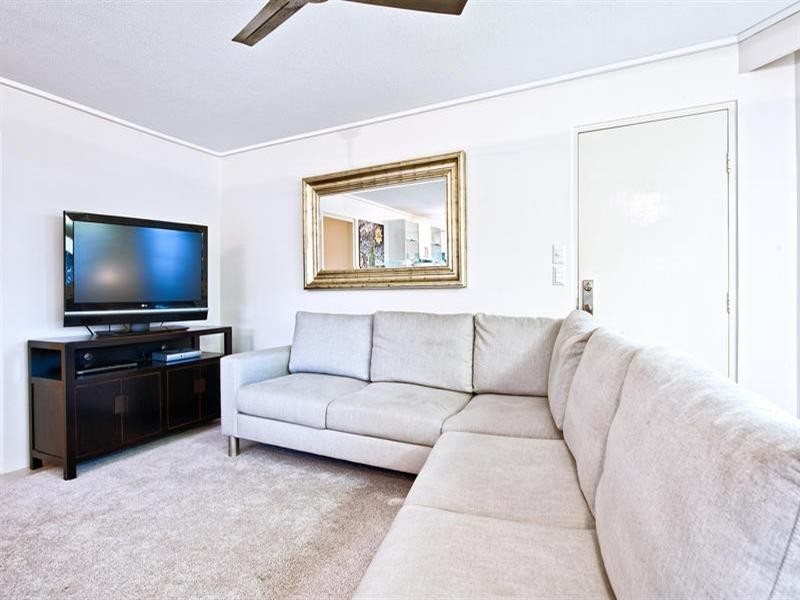 186 Ferny Avenue, Surfers Paradise QLD 4217