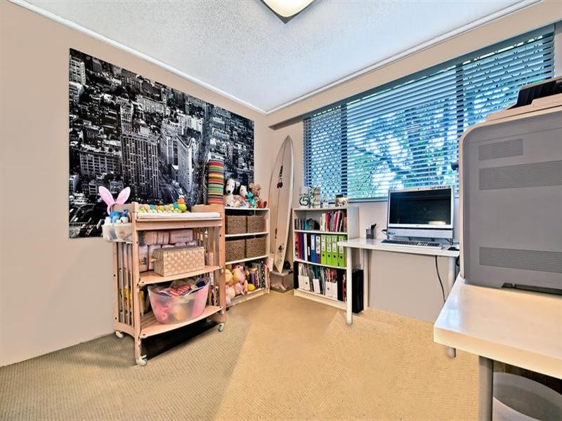 186 Ferny Avenue, Surfers Paradise QLD 4217