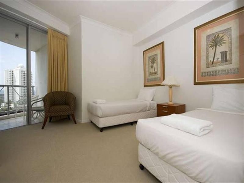 23 Ferny Avenue, Surfers Paradise QLD 4217