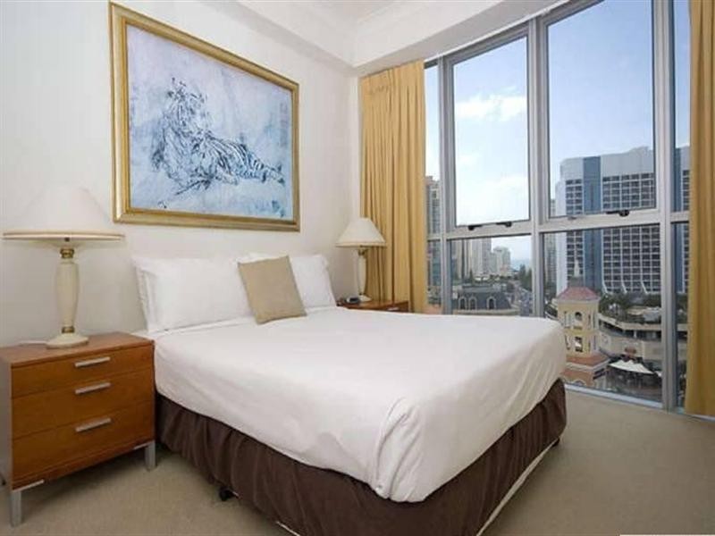 23 Ferny Avenue, Surfers Paradise QLD 4217