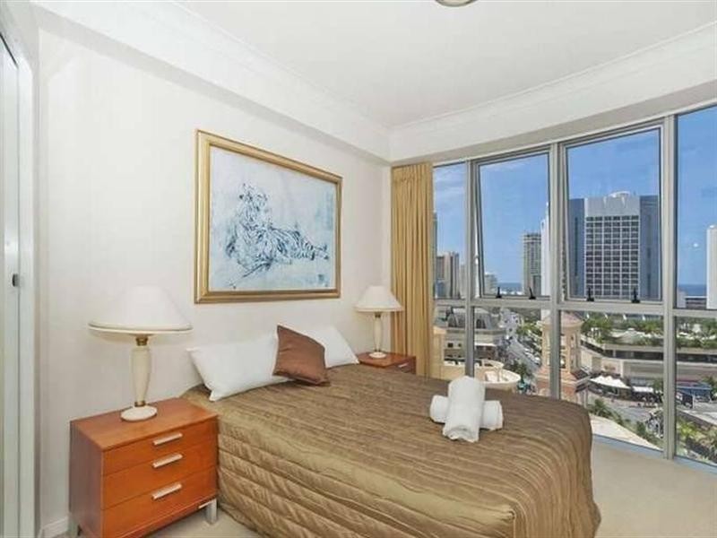 23 Ferny Avenue, Surfers Paradise QLD 4217