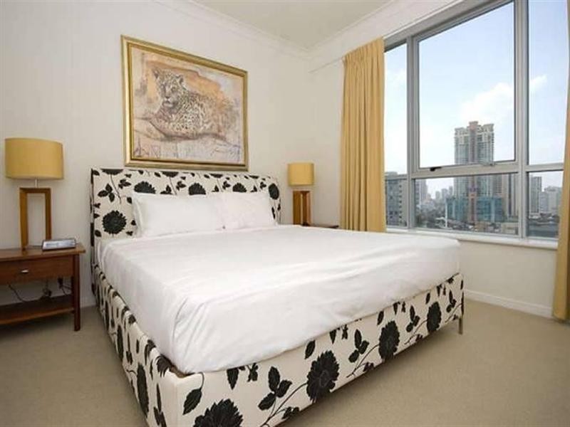 23 Ferny Avenue, Surfers Paradise QLD 4217