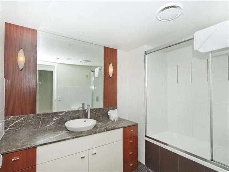 23 Ferny Avenue, Surfers Paradise QLD 4217