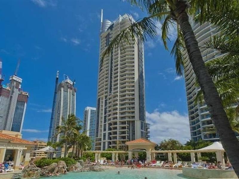 23 Ferny Avenue, Surfers Paradise QLD 4217