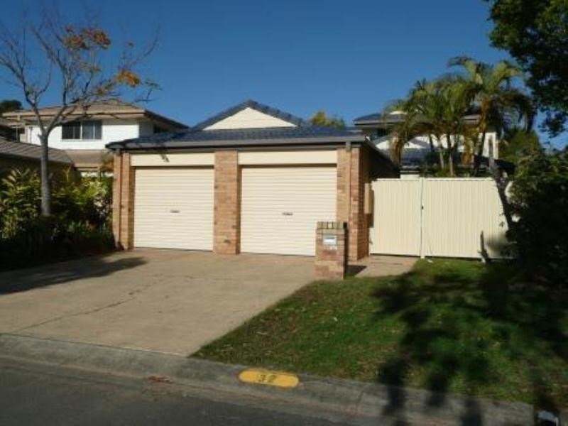 32 Parkside Circuit, Robina QLD 4226