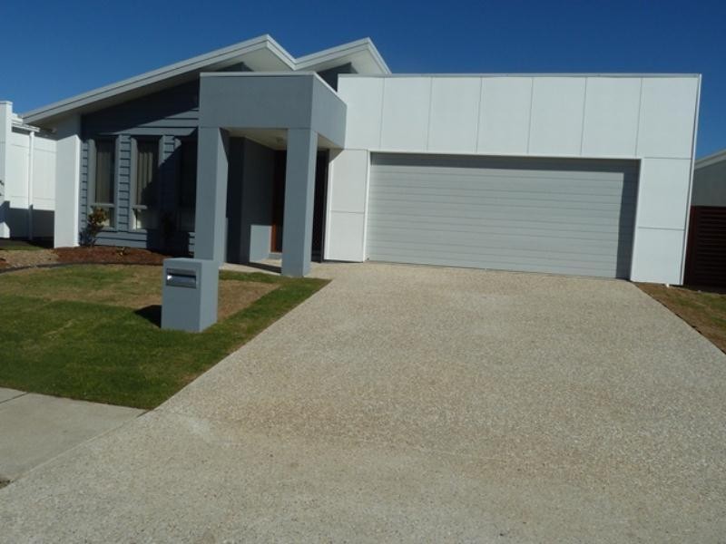 22 Pendraat Parade, Hope Island QLD 4212