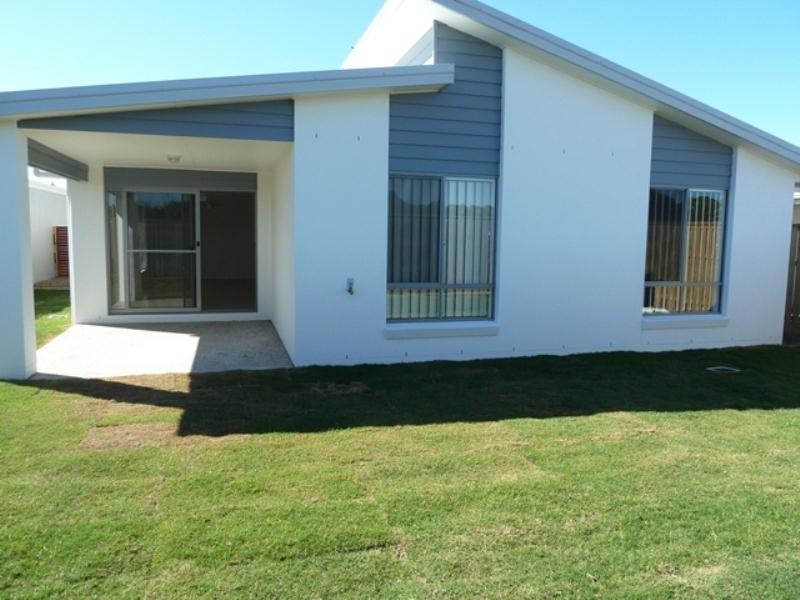 22 Pendraat Parade, Hope Island QLD 4212