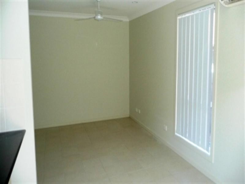 1/11 Seagreen Drive, Coomera QLD 4209