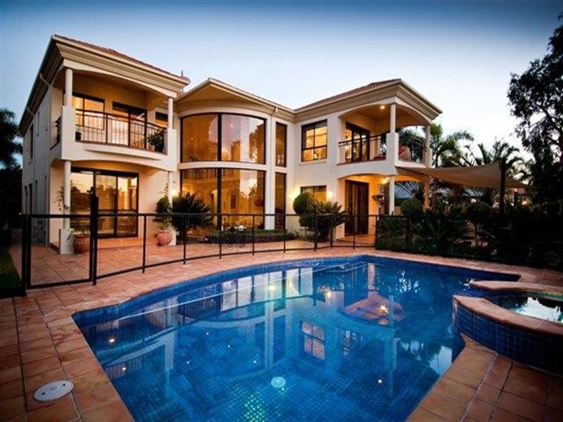 1122 Beechwood Drive, Hope Island QLD 4212