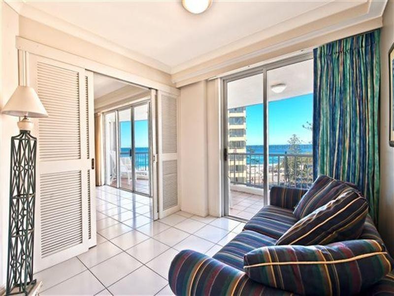 7 Elkhorn Avenue, Surfers Paradise QLD 4217