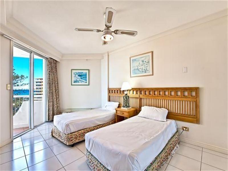 7 Elkhorn Avenue, Surfers Paradise QLD 4217