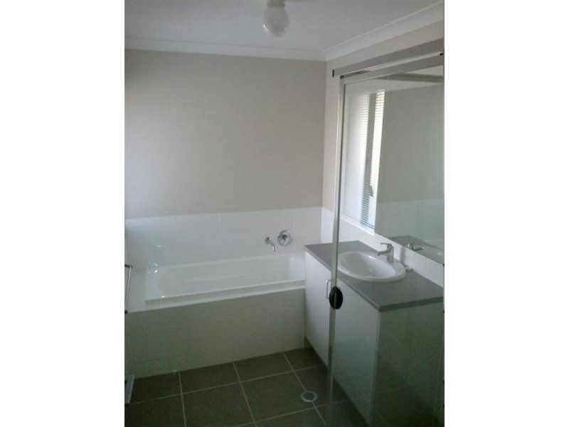 50 Lindeman Street, Springfield Lakes QLD 4300
