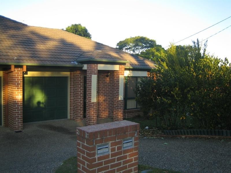 2/51 Kumbari Avenue, Southport QLD 4215