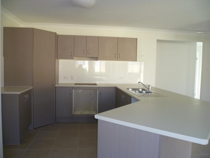 7 Statham Court, Redbank Plains QLD 4301