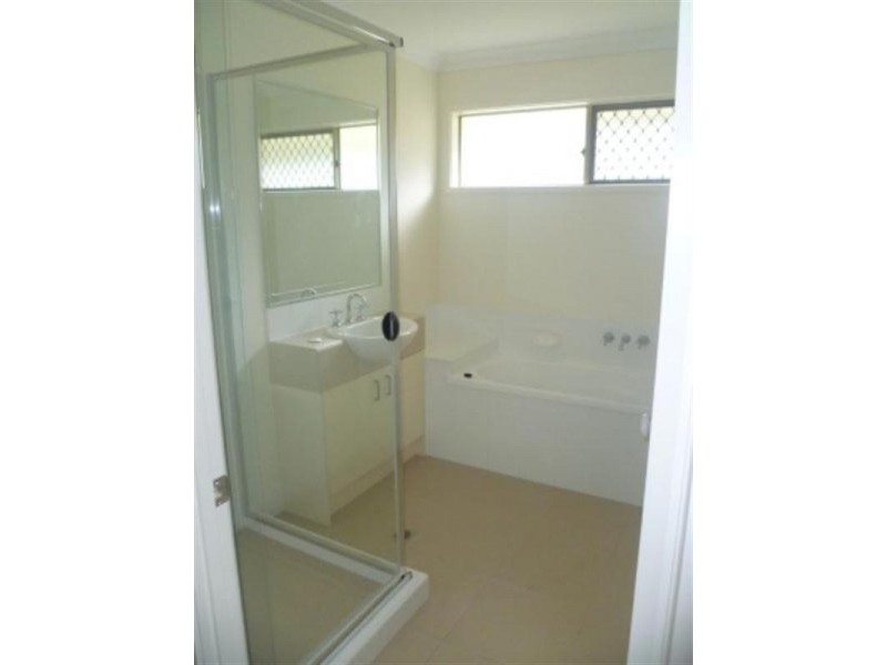 17 Lindfield Street, Hillcrest QLD 4118