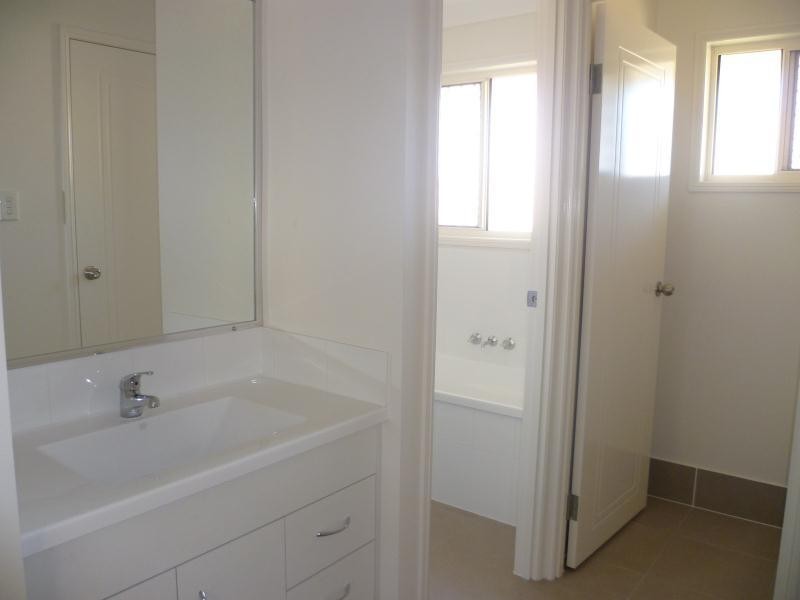 15 Statham Court, Redbank Plains QLD 4301