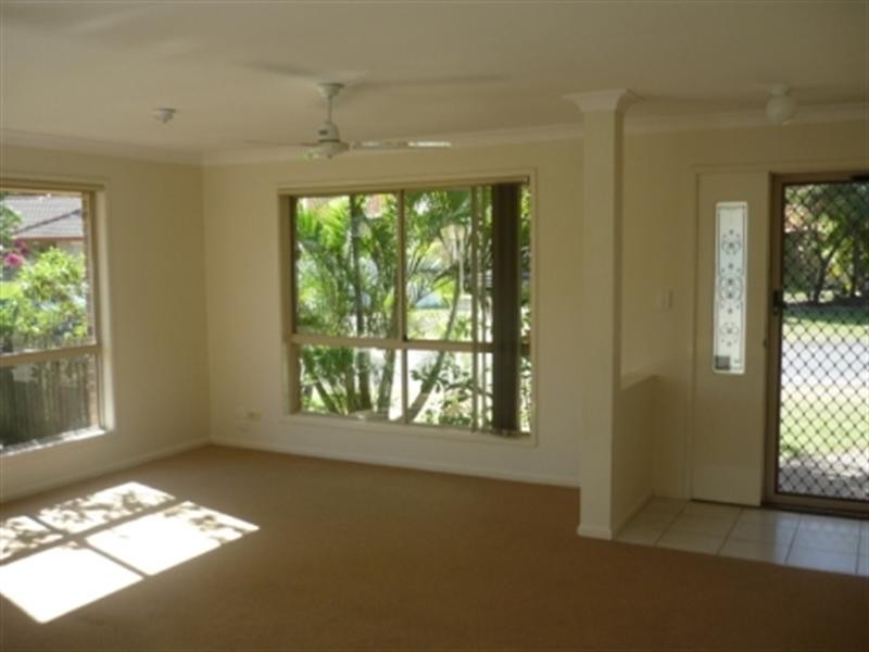 26 County Lane, Merrimac QLD 4226