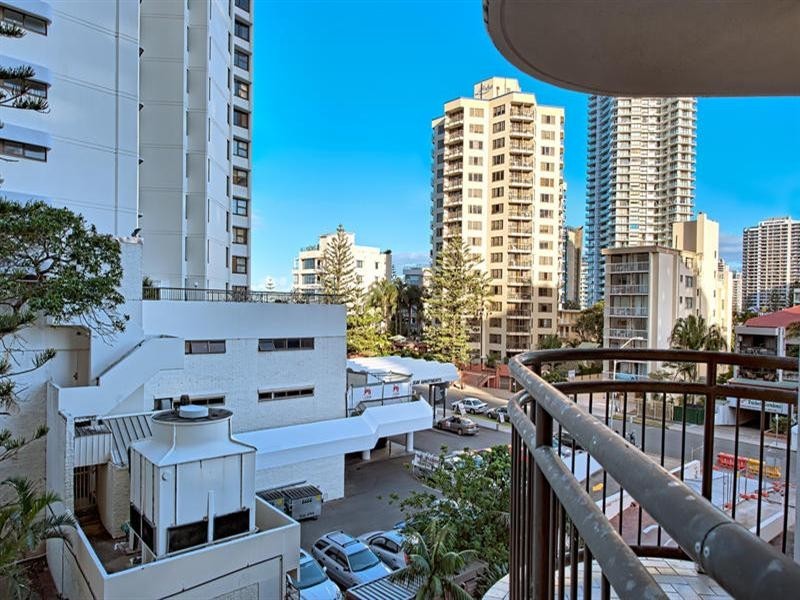 18 Hanlan Street, Surfers Paradise QLD 4217