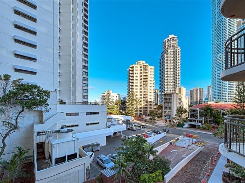 18 Hanlan Street, Surfers Paradise QLD 4217